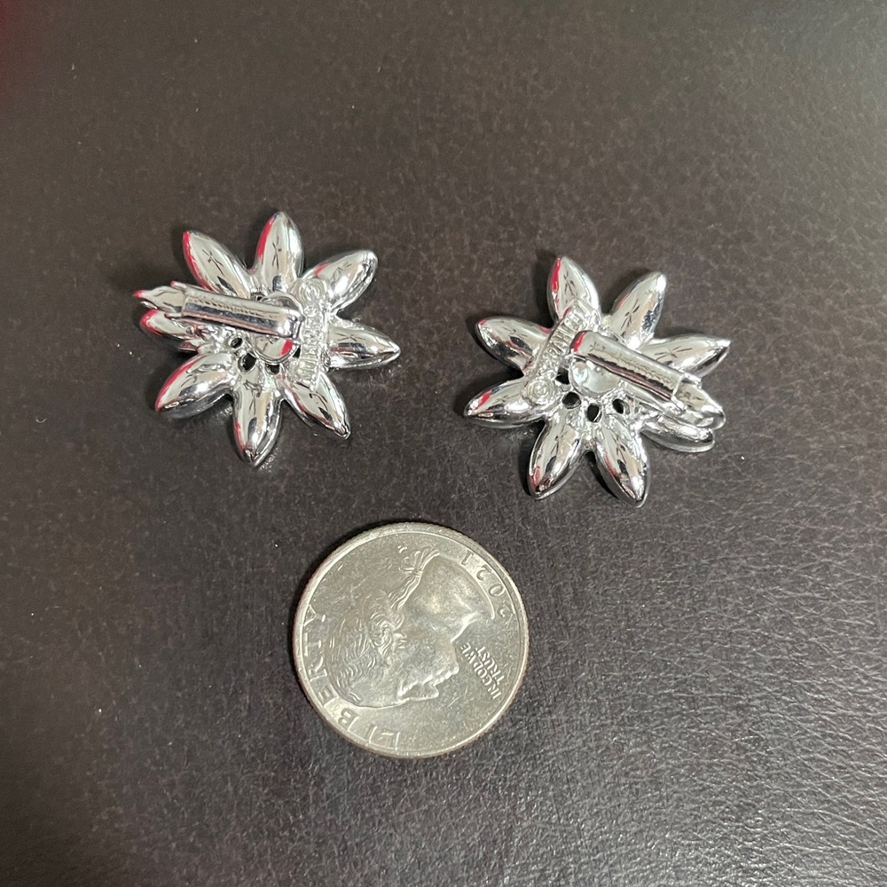 Vintage Sarah Coventry Silver Toned Blue Daisy Flower Brooch Pin & Earrings - Picture 5 of 10
